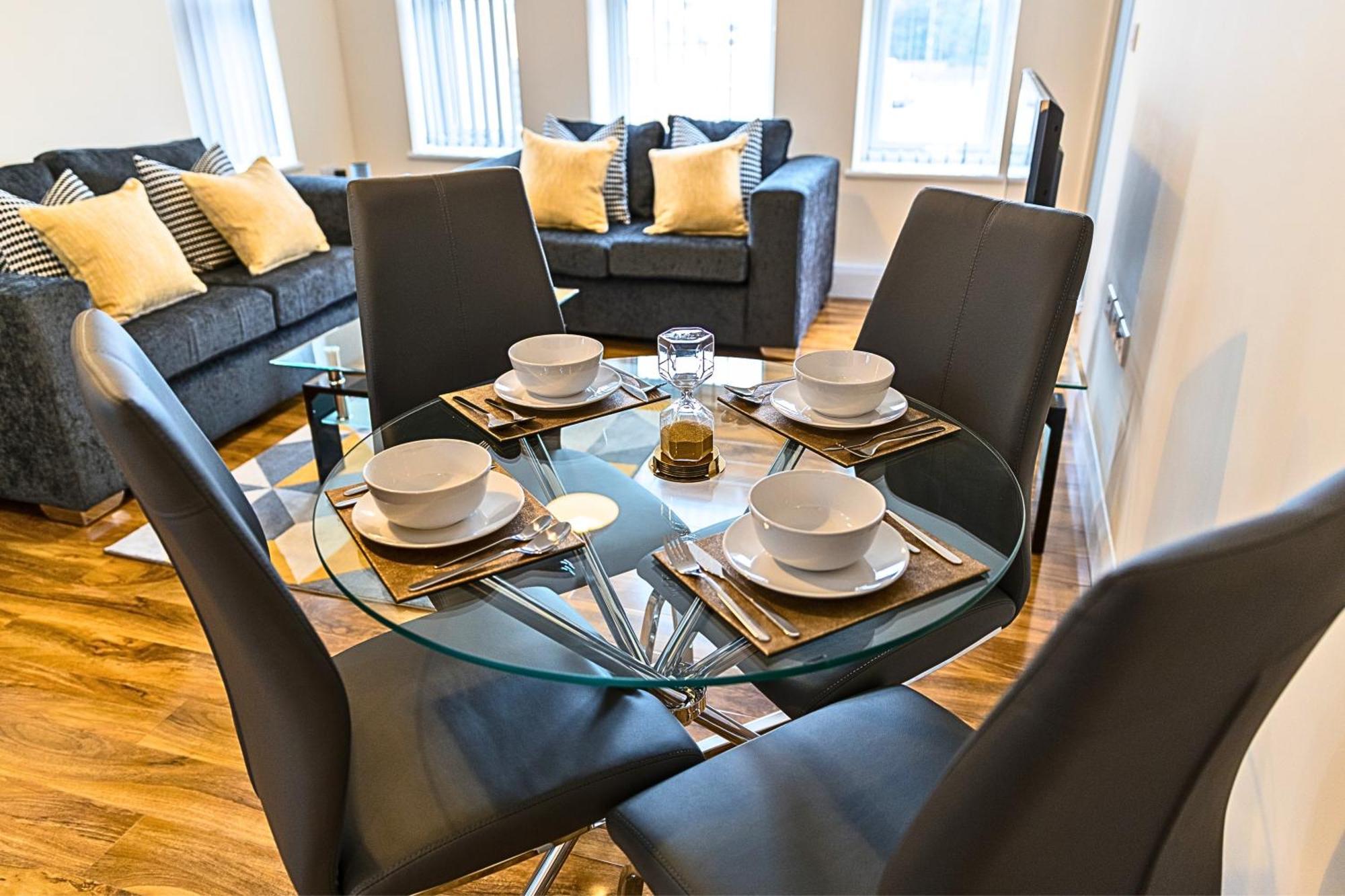 Heathrow Rare Find 2 Bedroom Plus 2 Bathroom Flat - Sleeps 6- Free Parking- Close To Heathrow Terminals-Quiet Development Stanwell Exteriör bild